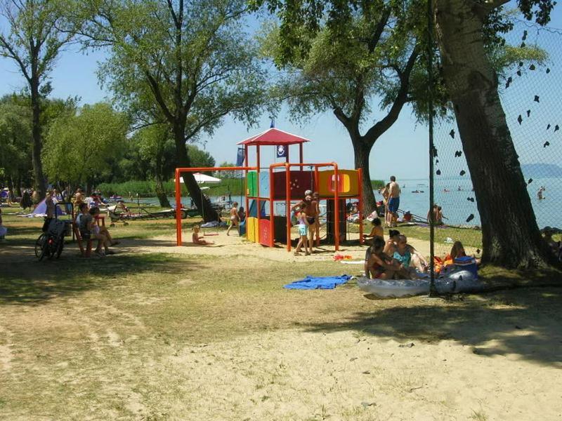 Balatonszemes Small House Exteriör bild